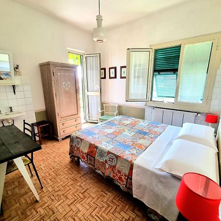 Bed and Breakfast Casa Cambini Марина-ди-Масса Экстерьер фото
