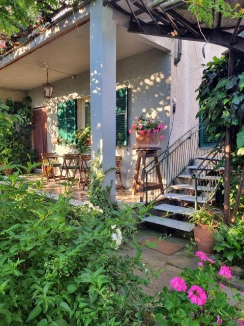 Bed and Breakfast Casa Cambini Марина-ди-Масса Экстерьер фото